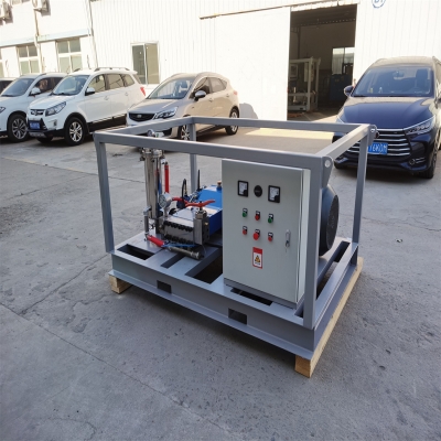 1500公斤超高壓清洗機-純水除銹